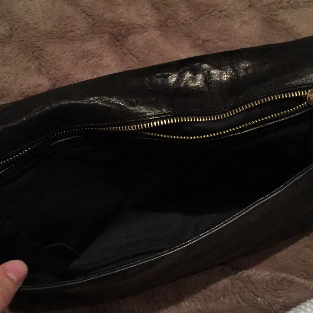 Givenchy Obsidia Black Sheepskin Leather Clutch - Picture 7 of 8